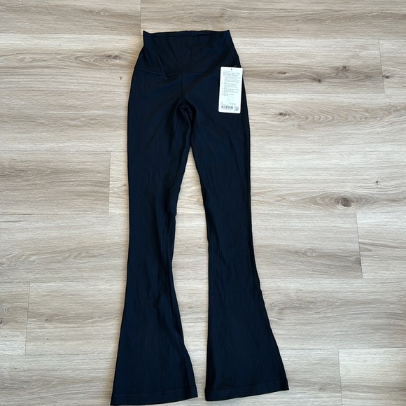 lululemon Align™ High-Rise Ribbed Mini-Flare Pant
Regular - Picture 6 of 11